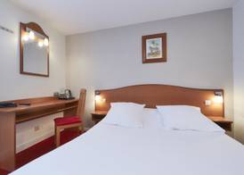 Kyriad Saint Quentin en Yvelines - Montigny 2