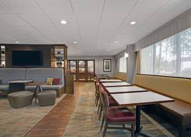 Hampton Inn Salisbury 4