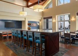 Hampton Inn & Suites Newport News (Oyster Point) 3