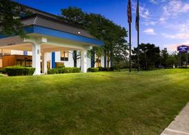 Hampton Inn Chicago-Naperville 2