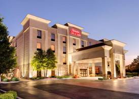 Hampton Inn & Suites Addison 2