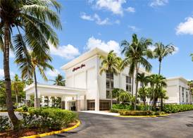 Hampton Inn Naples/Central 2
