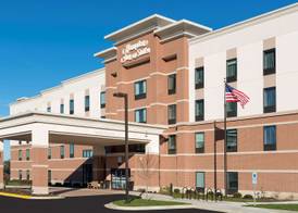 Hampton Inn & Suites by Hilton Chicago Schaumburg IL 2