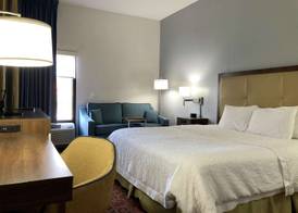 Hampton Inn Spring Hill 5