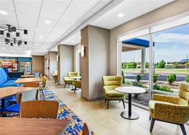 Hampton Inn Daleville 5