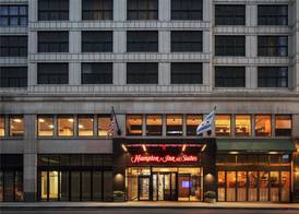 Hampton Inn & Suites Chicago-Downtown 2
