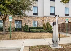Hampton Inn & Suites Dallas/Plano-East 4