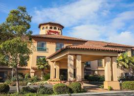 Hampton Inn & Suites Camarillo 4