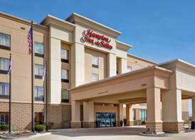 Hampton Inn & Suites Peoria at Grand Prairie, IL 5