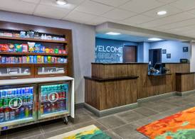 Hampton Inn Traverse City 5