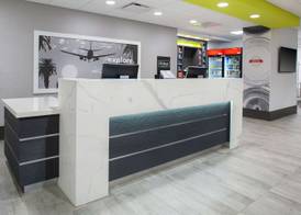 Hampton Inn & Suites Irvine/Orange County Airport 4