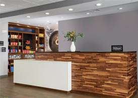 Hampton Inn & Suites Pittsburgh New Stanton PA 2