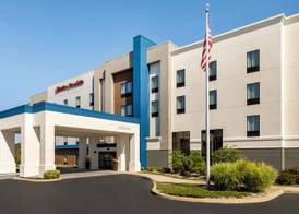 Hampton Inn & Suites York South 5