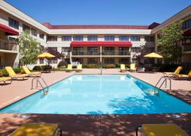 DoubleTree Suites by Hilton Cincinnati - Blue Ash 3