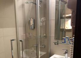 Kyriad Saint Quentin en Yvelines - Montigny 5