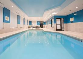 Hampton Inn & Suites Watsonville 4