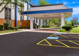 Hampton Inn Chicago-Naperville 3
