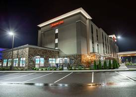 Hampton Inn Madison, OH 3