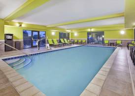 Hampton Inn & Suites Oakwood Village-Cleveland 5