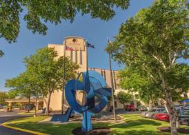 DoubleTree by Hilton Philadelphia Airport 4