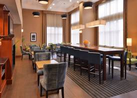 Hampton Inn & Suites Tacoma 4