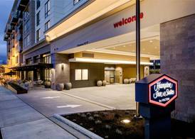 Hampton Inn & Suites by Hilton Seattle/Northgate 2