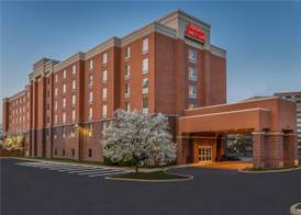 Hampton Inn & Suites Detroit/Airport Romulus 2