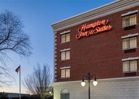 Hampton Inn & Suites Rockville Centre 4