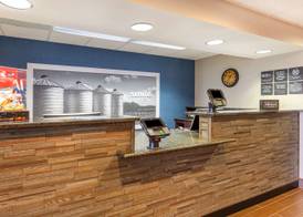 Hampton Inn Cedar Rapids 4