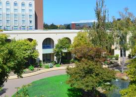 DoubleTree by Hilton Newark Fremont 2