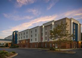 Hampton Inn & Suites Plymouth 4