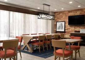 Hampton Inn Fairfax City 3