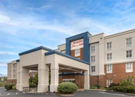 Hampton Inn & Suites Plymouth 3