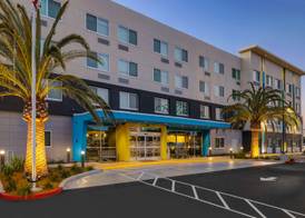 Tru By Hilton Lathrop 2