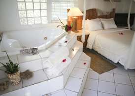 Tingum Village Hotel 3