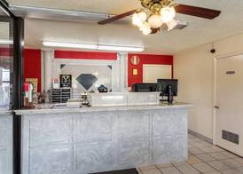 Econo Lodge & Suites Brinkley 4