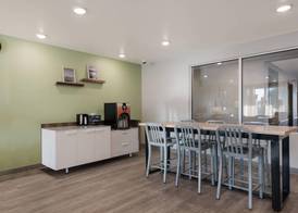 WoodSpring Suites Phoenix-Deer Valley 3