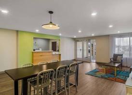 WoodSpring Suites Jacksonville Orange Park 2