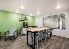 WoodSpring Suites Downers Grove - Chicago 3