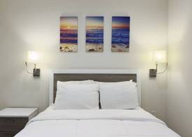 Diane Oceanfront Suites 4