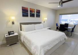 Diane Oceanfront Suites 5