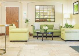 Holiday Inn MANCHESTER AIRPORT by IHG 2