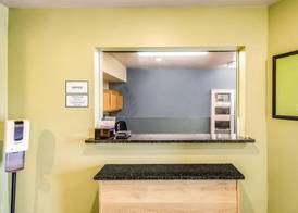 WoodSpring Suites Houston Baytown 4