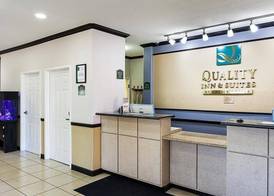 Quality Inn Suites Seaworld North 3