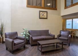 Red Roof Inn & Suites Hermitage 4