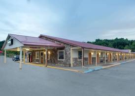Travelodge by Wyndham Parkersburg 2