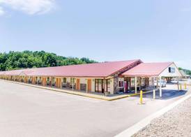 Travelodge by Wyndham Parkersburg 4