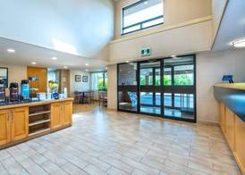 Comfort Inn Kingston - Highway 401 3