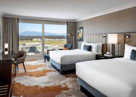 Fairmont Vancouver Airport In-Terminal Hotel 5