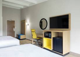 Days Inn & Suites by Wyndham Lexington 5